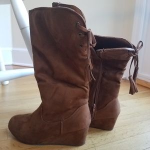 Brown suede boots, Youth Size 5